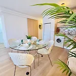 Beautiful 4 Bedroom With Private Jacuzzi