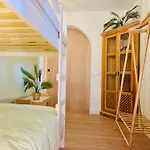 Beautiful 4 Bedroom With Private Jacuzzi Διαμέρισμα *
