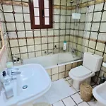 Beautiful 4 Bedroom With Private Jacuzzi