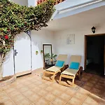 Διαμέρισμα Beautiful 4 Bedroom With Private Jacuzzi *