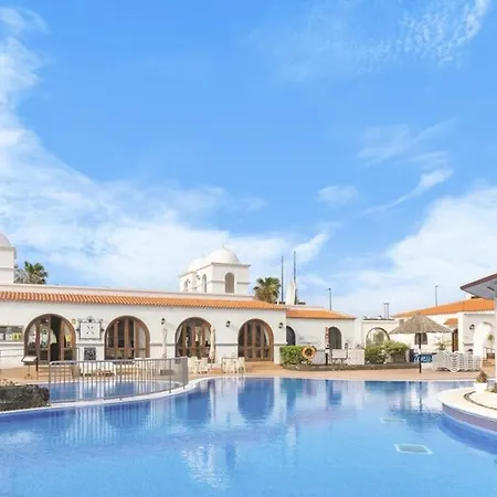 Beautiful 4 Bedroom With Private Jacuzzi San Miguel de Abona