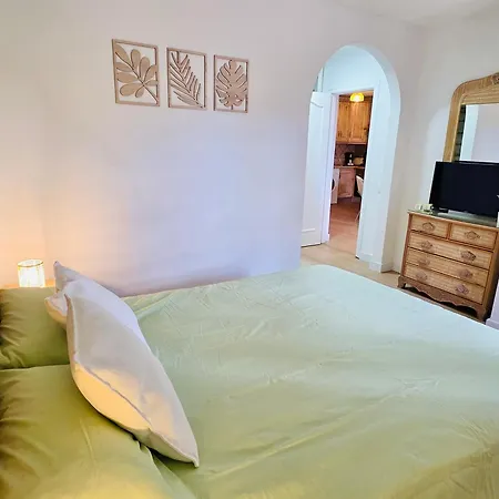 Daire Beautiful 4 Bedroom With Private Jacuzzi *