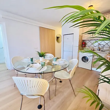 Beautiful 4 Bedroom With Private Jacuzzi