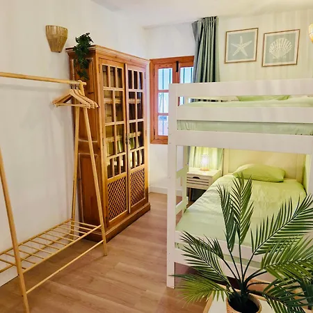 Beautiful 4 Bedroom With Private Jacuzzi Daire San Miguel de Abona