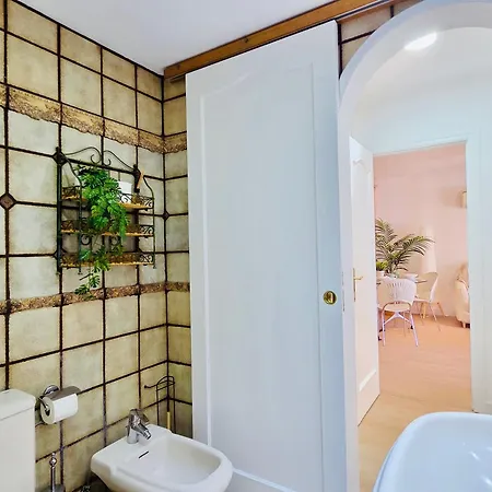 Beautiful 4 Bedroom With Private Jacuzzi Daire *