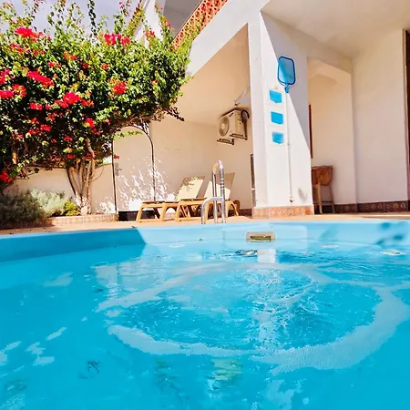Beautiful 4 Bedroom With Private Jacuzzi San Miguel de Abona