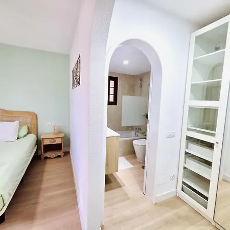 Beautiful 4 Bedroom With Private Jacuzzi *