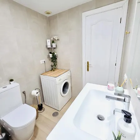 Beautiful 4 Bedroom With Private Jacuzzi 公寓 *