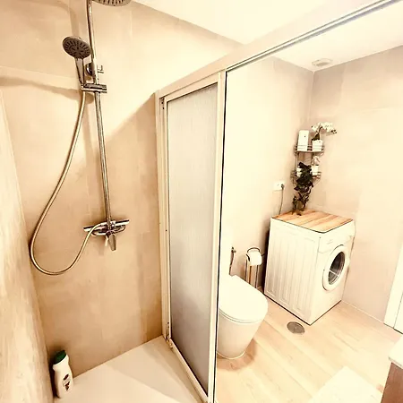 Beautiful 4 Bedroom With Private Jacuzzi *