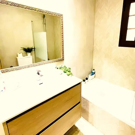 Beautiful 4 Bedroom With Private Jacuzzi Daire