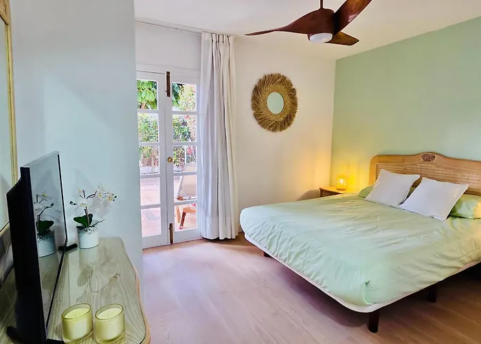 Beautiful 4 Bedroom With Private Jacuzzi شقة